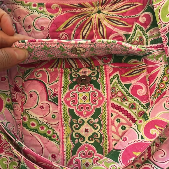 Bundle of 2 Vera Bradley lunch tote/small purse/ crossbody & tote bag w/pockets. - Picture 6 of 12